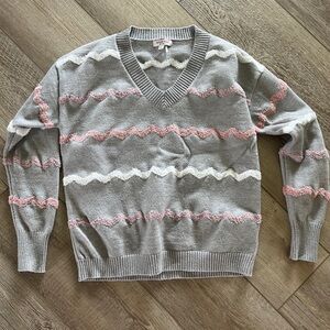 Andree by unit grey with pink zig zag striped sweater v neck size small